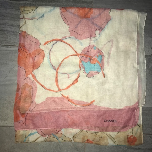 large knit CC design fashion scarf - Picture 2 of 3